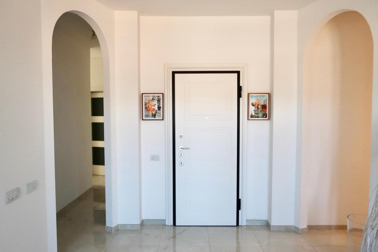 Lux 180Sqm Flat - Entire Last Floor Milaan Buitenkant foto